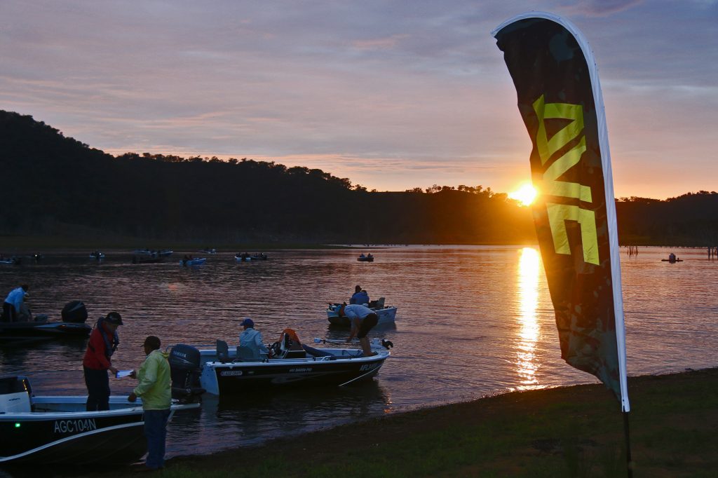 Boats preparing for the first session at Round 8 Lake Windamere.